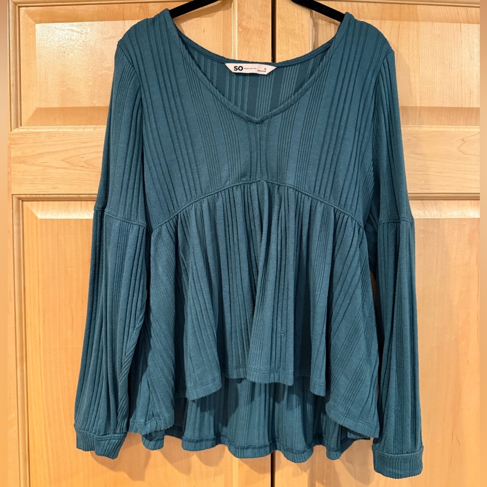 SO Green Long Sleeve Pleated Blouse
